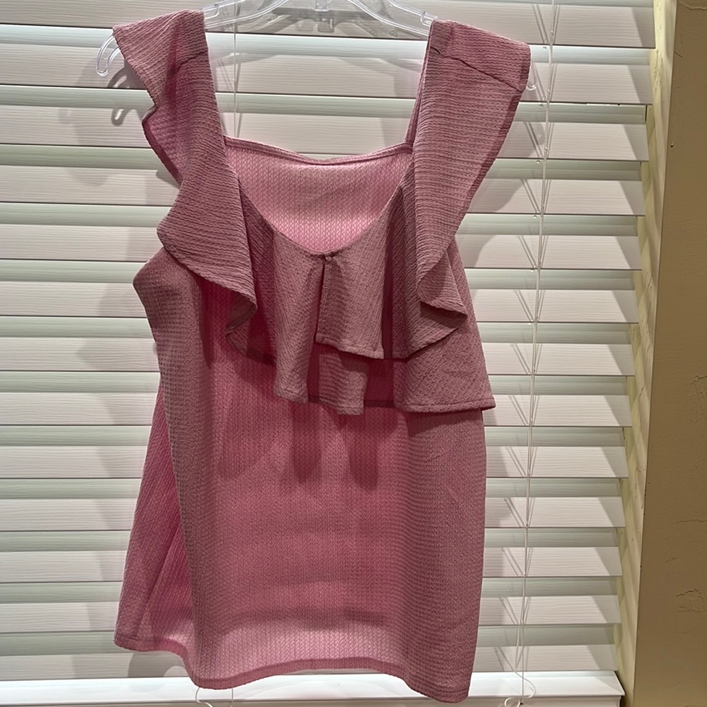 Pink sleeveless Nine West top